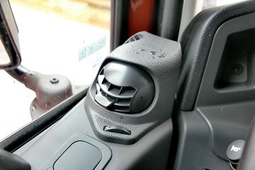 ���Ͽ��� U260�ؿ� 260���� 6X2 LNG 9.4����ʽ�ػ���(SQR5252XXYN5T2)ͼƬ