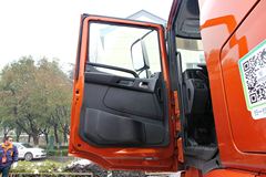 联合卡车 U260重卡 260马力 6X2 LNG 9.4米厢式载货车(SQR5252XXYN5T2)