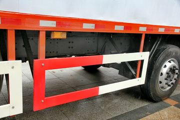 ���Ͽ��� U260�ؿ� 260���� 6X2 LNG 9.4����ʽ�ػ���(SQR5252XXYN5T2)ͼƬ