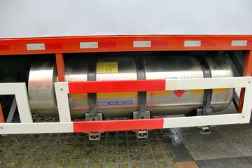 ���Ͽ��� U260�ؿ� 260���� 6X2 LNG 9.4����ʽ�ػ���(SQR5252XXYN5T2)ͼƬ