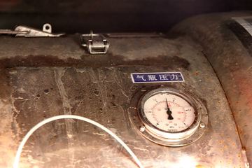 ���Ͽ��� U260�ؿ� 260���� 6X2 LNG 9.4����ʽ�ػ���(SQR5252XXYN5T2)ͼƬ