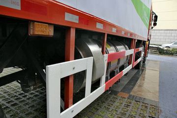 ���Ͽ��� U260�ؿ� 260���� 6X2 LNG 9.4����ʽ�ػ���(SQR5252XXYN5T2)ͼƬ