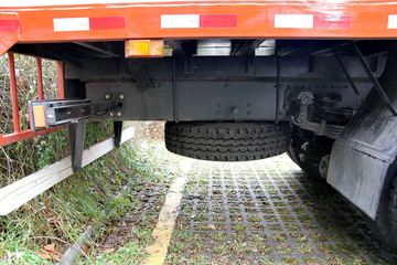 ���Ͽ��� U260�ؿ� 260���� 6X2 LNG 9.4����ʽ�ػ���(SQR5252XXYN5T2)ͼƬ