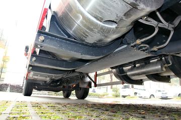 ���Ͽ��� U260�ؿ� 260���� 6X2 LNG 9.4����ʽ�ػ���(SQR5252XXYN5T2)ͼƬ