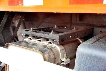 ���Ͽ��� U260�ؿ� 260���� 6X2 LNG 9.4����ʽ�ػ���(SQR5252XXYN5T2)ͼƬ