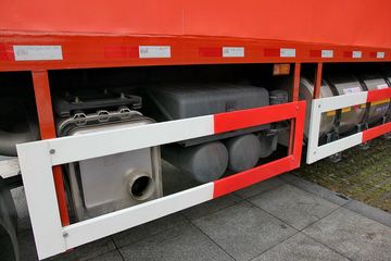 ���Ͽ��� U260�ؿ� 260���� 6X2 LNG 9.4����ʽ�ػ���(SQR5252XXYN5T2)ͼƬ