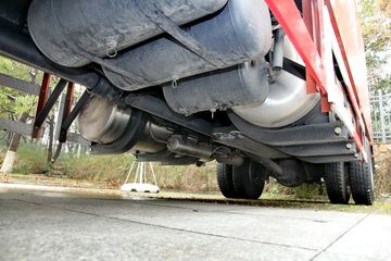 ���Ͽ��� U260�ؿ� 260���� 6X2 LNG 9.4����ʽ�ػ���(SQR5252XXYN5T2)ͼƬ