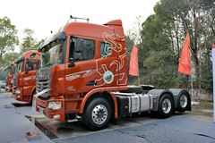 联合卡车 U480重卡 2015款 480马力 6X2R牵引车(后提升桥)(SQR4251D6ZT4-6)