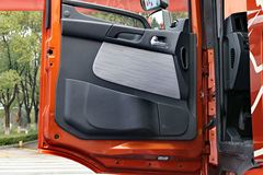 联合卡车 U480重卡 2015款 480马力 6X2R牵引车(后提升桥)(SQR4251D6ZT4-6)