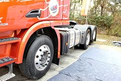 联合卡车 U480重卡 2015款 480马力 6X2R牵引车(后提升桥)(SQR4251D6ZT4-6)