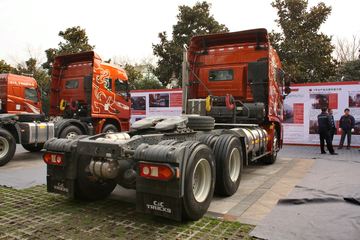 ���Ͽ��� U400�ؿ� 2015�� K��� 400���� 6X4 LNGǣ����(SQR4252N6ZT4)ͼƬ