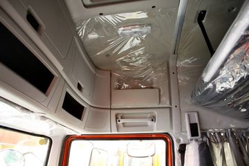 ���Ͽ��� U400�ؿ� 2015�� K��� 400���� 6X4 LNGǣ����(SQR4252N6ZT4)ͼƬ