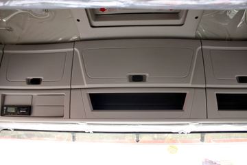 ���Ͽ��� U400�ؿ� 2015�� K��� 400���� 6X4 LNGǣ����(SQR4252N6ZT4)ͼƬ