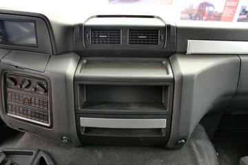 ���Ͽ��� U400�ؿ� 2015�� K��� 400���� 6X4 LNGǣ����(SQR4252N6ZT4)ͼƬ