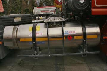 ���Ͽ��� U400�ؿ� 2015�� K��� 400���� 6X4 LNGǣ����(SQR4252N6ZT4)ͼƬ