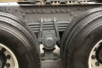 ���Ͽ��� U400�ؿ� 2015�� K��� 400���� 6X4 LNGǣ����(SQR4252N6ZT4)ͼƬ