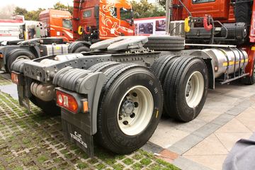 ���Ͽ��� U400�ؿ� 2015�� K��� 400���� 6X4 LNGǣ����(SQR4252N6ZT4)ͼƬ