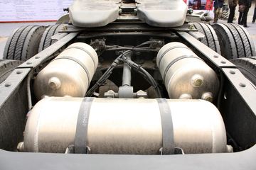 ���Ͽ��� U400�ؿ� 2015�� K��� 400���� 6X4 LNGǣ����(SQR4252N6ZT4)ͼƬ