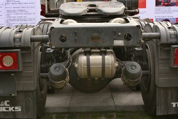 ���Ͽ��� U400�ؿ� 2015�� K��� 400���� 6X4 LNGǣ����(SQR4252N6ZT4)ͼƬ