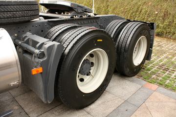 ���Ͽ��� U400�ؿ� 2015�� K��� 400���� 6X4 LNGǣ����(SQR4252N6ZT4)ͼƬ