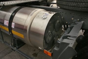 ���Ͽ��� U400�ؿ� 2015�� K��� 400���� 6X4 LNGǣ����(SQR4252N6ZT4)ͼƬ