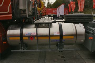 ���Ͽ��� U400�ؿ� 2015�� K��� 400���� 6X4 LNGǣ����(SQR4252N6ZT4)ͼƬ