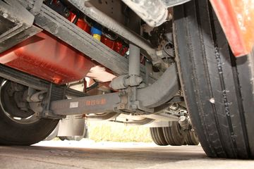 ���Ͽ��� U400�ؿ� 2015�� K��� 400���� 6X4 LNGǣ����(SQR4252N6ZT4)ͼƬ