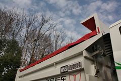 联合卡车U340 340马力 8X4 5.8米自卸车(城建渣土车)(EXQ3311D7)