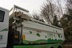 联合卡车 U340 340马力 6X4 5.6米LNG自卸车(SQR3252N6T4)