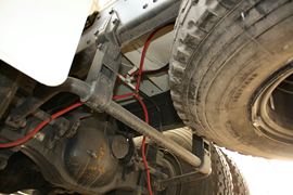 联合U系&nbsp;粉粒物料运输车底盘图片