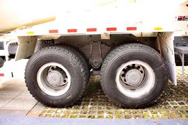 联合U系&nbsp;混凝土搅拌车底盘                                                图片