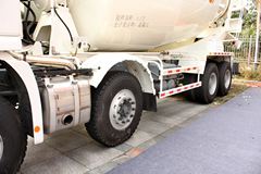 联合卡车U380 380马力 8X4 混凝土搅拌车(SQR5311GJBD6T6-2)
