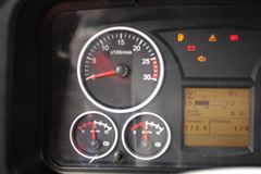 联合卡车 V340重卡 2015款 340马力 6X2 LNG牵引车(SQR4252N6ZT2-3)