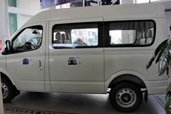 上汽大通 V80 2015款 傲运通手动版 136马力 短轴中顶封闭厢式货车