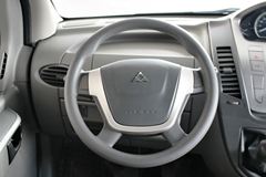 上汽大通 V80 2015款 傲运通手动版 136马力 短轴中顶封闭厢式货车