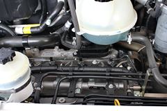 上汽大通 V80 2015款 傲运通手动版 136马力 短轴中顶封闭厢式货车