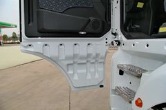 中国重汽 汕德卡SITRAK C7H重卡 440马力 6X4牵引车(宽体)(ZZ4256V324HD1B)