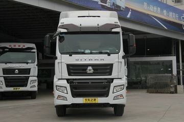 中国重汽 汕德卡SITRAK C7H重卡 440马力 4X2牵引车(高顶)(ZZ4186V361HE1B)