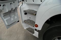 中国重汽 汕德卡SITRAK C7H重卡 440马力 6X2R牵引车(窄体)(ZZ4256V323MD1)