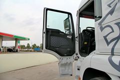 中国重汽 汕德卡SITRAK C7H重卡 440马力 6X2R牵引车(窄体)(ZZ4256V323MD1)