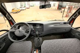 力拓4108&nbsp;自卸车驾驶室                                               图片