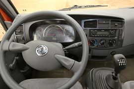 力拓4108&nbsp;自卸车驾驶室                                               图片