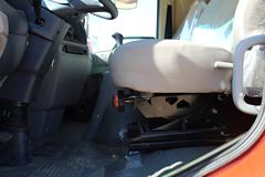 东风商用车 天锦中卡 160马力 4X2 6.75米仓栅式载货车(DFL5140CCYBX18A)