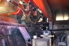 东风商用车 天锦中卡 160马力 4X2 6.75米仓栅式载货车(DFL5140CCYBX18A)