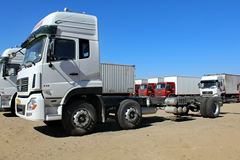 东风商用车 天龙重卡 245马力 6X2 9.6米厢式载货车底盘(DFL5253XXYAX1B)