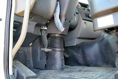 东风商用车 天龙重卡 245马力 6X2 9.6米厢式载货车底盘(DFL5253XXYAX1B)