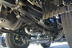 东风商用车 天龙重卡 245马力 6X2 9.6米厢式载货车底盘(DFL5253XXYAX1B)