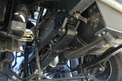 东风商用车 天龙重卡 245马力 6X2 9.6米厢式载货车底盘(DFL5253XXYAX1B)