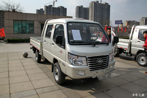 唐骏欧铃 赛菱A6 1.1L 60马力 汽油/CNG 2.6米双排栏板微卡