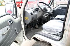 唐骏欧铃 赛菱A6 1.1L 60马力 汽油/CNG 2.6米双排栏板微卡
